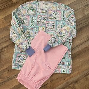 2 scrub tops 2 scrub pants